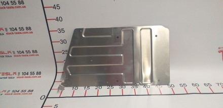 Крышка металлическая блока управления панорамным люком Tesla model S, model S RE. . фото 4