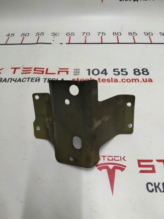 Четверть задняя правая палень крепления подкрылка Tesla model S 1023846-S0-A
До. . фото 2