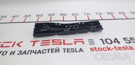 Кронштейн крепления дренажной трубки правая сторона Tesla model S, model S REST . . фото 1