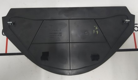 Козырек малого монитора нижний Tesla model X S REST 1008500-00-D
Доставка по Ук. . фото 3