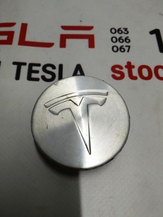 Колпачек центральный колесного диска (SILVER) Tesla model X S REST 6005879-00-A
. . фото 2