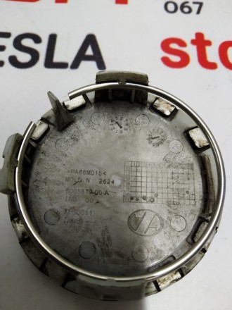 Колпачек центральный колесного диска (SILVER) Tesla model X S REST 6005879-00-A
. . фото 4