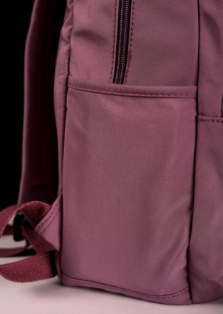 Рюкзак изготовлен из текстиля
Рюкзак имеет два отдела на молнии и карман, на фас. . фото 6