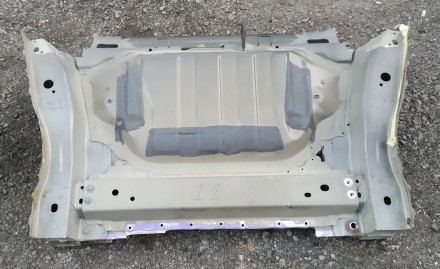 Кузовная панель над задним мотором в сборе Tesla model 3 1099613-S0-A. В комплек. . фото 3
