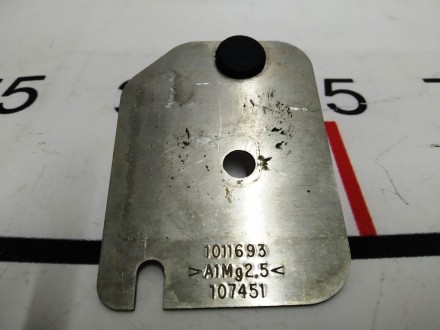 Изолятор кронштейна вакумного насоса тормозов Tesla model S 1011694-00-A
Достав. . фото 4