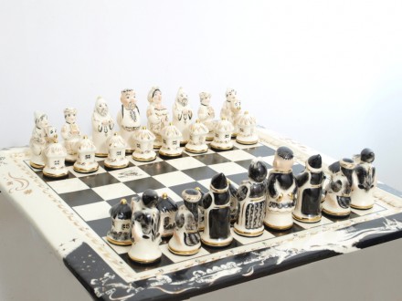 Предлагаем вашему вниманию подарочные шахматы из фарфора
 по мотивам Н. В. Гого. . фото 4