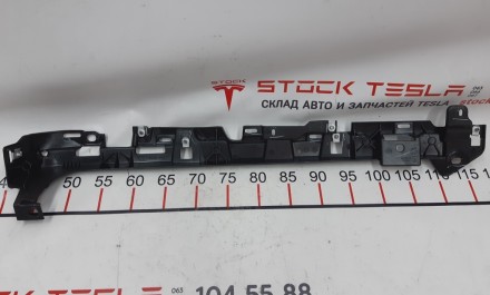 Направляющая панели багажного отделения правая Tesla model X 1080709-00-C
Доста. . фото 3