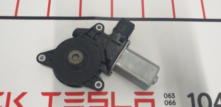Мотор привода люка левый Tesla model S, model S REST 6008620-00-B
Доставка по У. . фото 4