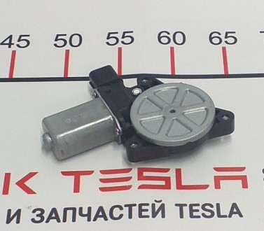 Мотор привода люка левый Tesla model S, model S REST 6008620-00-B
Доставка по У. . фото 2