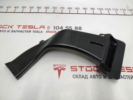 Колено воздуховода системы кондиционирования 2-го ряда сидений Tesla model 3 109. . фото 2