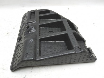 Упор ног коврового покрытия переднего пассажирского (пенопласт) Tesla model 3 11. . фото 4