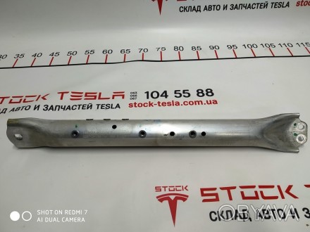 Усилитель распорка стоек амортиз правая RWD_AWD Tesla model S 1007924-00-E
Дост. . фото 1