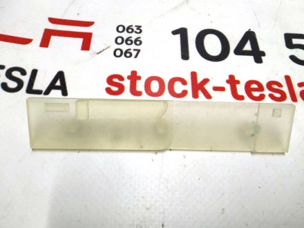 Пластина-изолятор силикон. листа защитного метал. корпуса основной батареи Tesla. . фото 2