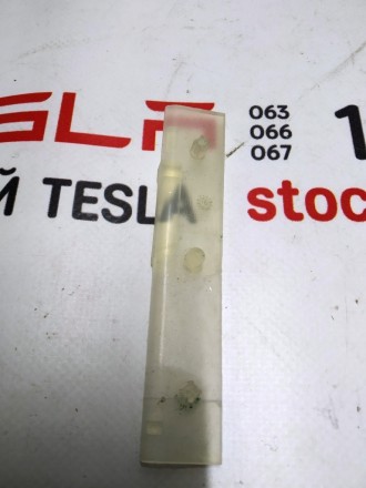 Пластина-изолятор силикон. листа защитного метал. корпуса основной батареи Tesla. . фото 4