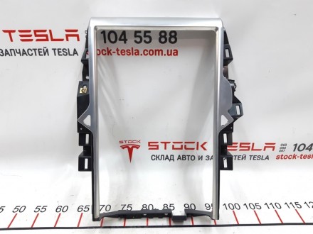 Рамка декоративная MCU (основного монитора) Tesla model X S REST 1002294-S0-H
Д. . фото 2