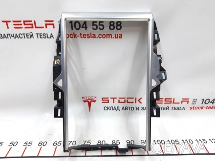 Рамка декоративная MCU (основного монитора) Tesla model X S REST 1002294-S0-H
Д. . фото 1