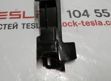Кронштейн облицовки стойки C правый нижний с повреждением Tesla model X 1079765-. . фото 6