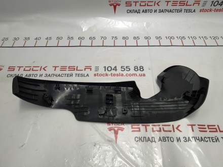 Накладка декоративная сиденья водителя нижняя правая Tesla model S, model S REST. . фото 4