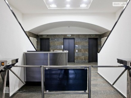 Аренда помещения под офис 252 кв.м на 1-м этаже бизнес-центра Цитадель-2 на Чкал. . фото 5