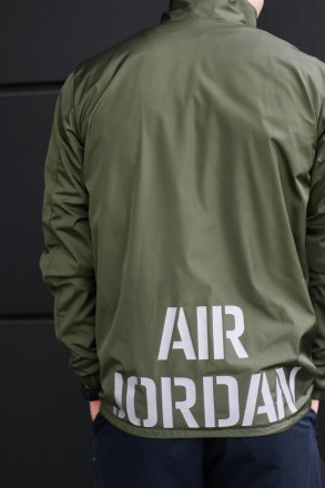 
Опис:Вітровка Air Jordan Tech Jacket•Продумана та практична непромокаюча вітров. . фото 15