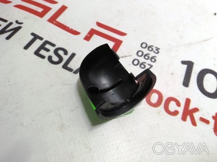 Кронштейн крепления  корпуса радиаторов Tesla model 3 1451878-00-A
Доставка по . . фото 1