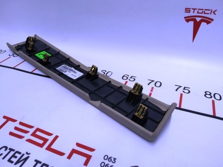 Накладка нижняя бардачка (Mojave Leather) Tesla model X S REST 1002301-02-B
Дос. . фото 2