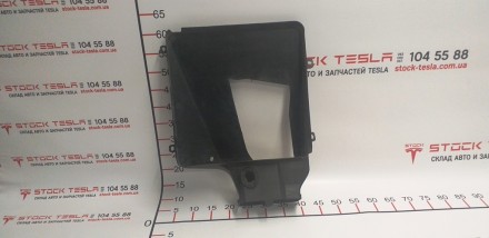Диффузор правый радиатора кондиционера AWD Tesla model S 1038059-00-A
Доставка . . фото 2