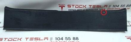 Отделка багажника пластик (под замок) в сборе (с повреждением) Tesla model S 101. . фото 5