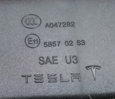 Стоп сигнал крышки багажника верхний для электромобиля Тесла. Один из элементов . . фото 5