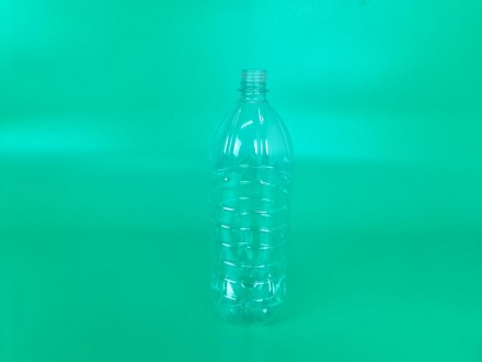 Пластиковая бутылка — пластиковый контейнер для содержания, защиты и транспортир. . фото 2
