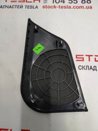 Декоративная накладка динамика передней правой двери Tesla model S, model S REST. . фото 3