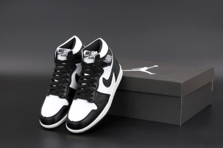 Кроссовки женские зимние черно-белые Nike Air Jordan 1 
Зимние женские кроссовки. . фото 6