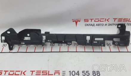 Направляющая панели багажного отделения левая Tesla model X 1080708-00-C
Достав. . фото 1