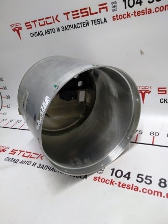 Крышка инвертора  мотора заднего большого на электромобиль Tesla Model S. Один и. . фото 4