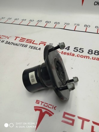 Стекло крыла заднего правого (форточка) Tesla model X 1034907-80-F
Доставка по . . фото 4