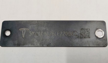 Табличка с VIN кодом под лобовым стеклом Tesla model X 100 D 1035217-S0-A
Доста. . фото 2