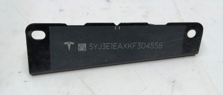 Табличка с VIN кодом под лобовым стеклом Tesla model 3 1089305-S0-B
Доставка по. . фото 2