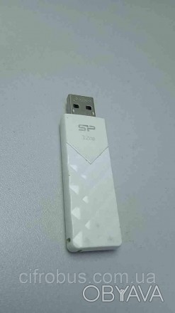 USB 32Gb - - компактное электронное запоминающее устройство, используемое для хр. . фото 1