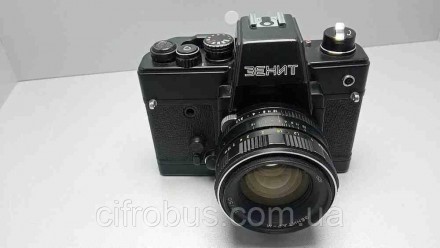 Зеніт-19 — масовий радянський малоформатний однооб'єктивний дзеркальний фотоапар. . фото 2