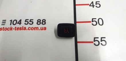 Кнопка закрытия крышки багажника ( с электроприводом) Tesla model S, model S RES. . фото 2