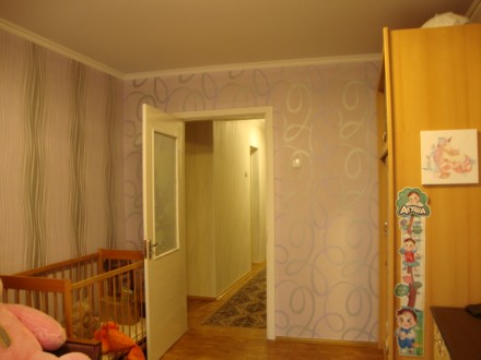 Продам хорошу 4-кімнатну двосторонню квартиру в совмінівському будинку 1990 року. Печерск. фото 11