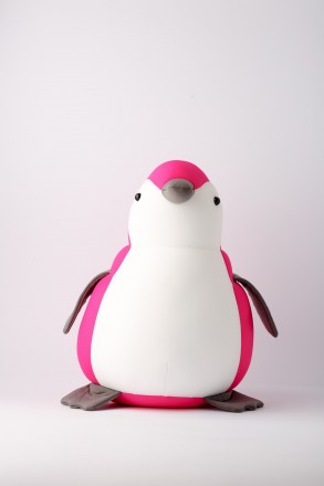Зустрічайте – рожева допитлива пінгвініха БОННІ – улюблениця всіх мешканців на Е. . фото 2