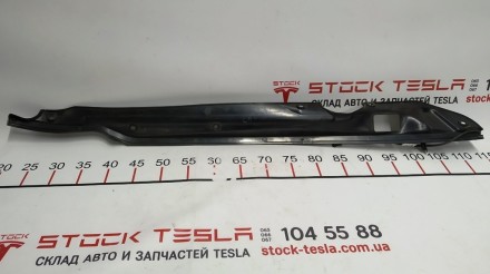 Накладка двери крышки багажника левая (под датчик прижатия) Tesla model S, model. . фото 3