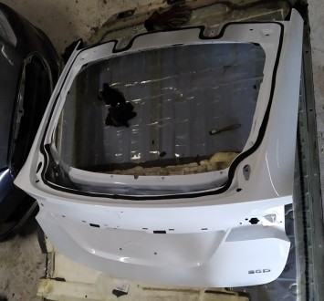 Крышка багажника (ляда) металл Tesla model X 1069546-E0-A   
Доставка по Украин. . фото 2