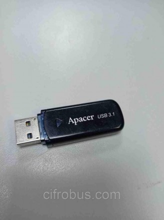 USB 32Gb - це компактний електронний пристрій, який використовується для зберіга. . фото 3