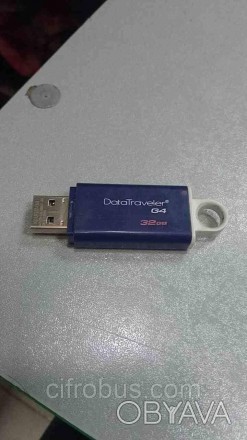 USB 32Gb - - компактное электронное запоминающее устройство, используемое для хр. . фото 1