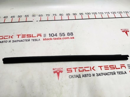 Уплотнитель стекла внутренний двери передней левой Tesla model S, model S REST 1. . фото 3
