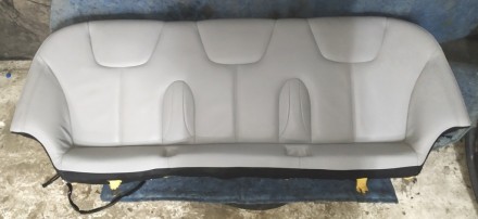 Диван второго ряда сидений (с подогревом и датчиками присутствия) PREM GRY Tesla. . фото 6