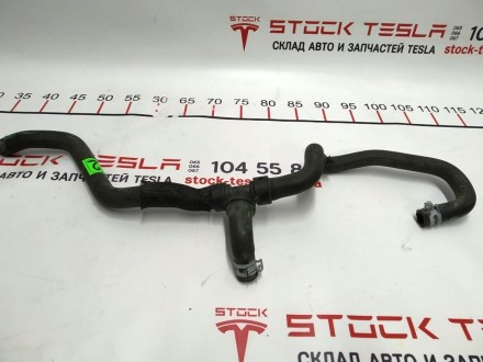Шланг от насоса охлаждающей жидкости Dual Motor AWD MS Tesla model S 1049683-00-. . фото 3