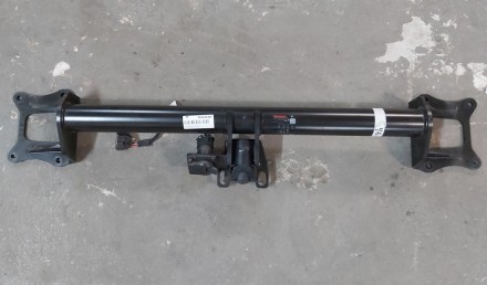 Прицепное устройство Bosal в сборе Tesla model X 1027581-00-F. Київ. фото 1 Прицепное устройство Bosal в сборе Tesla model X 1027581-00-F. Київ. фото 1